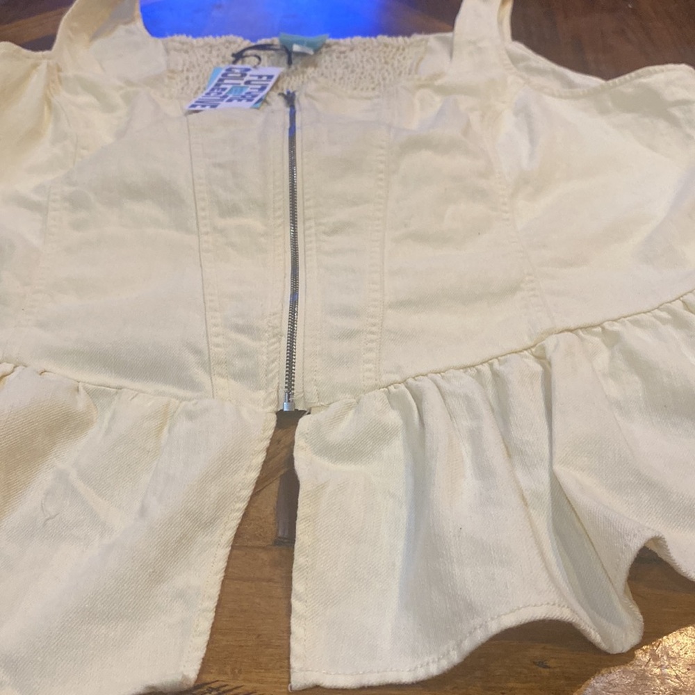 Future Collective women plus Size Zippered Top - Picture 2 of 9